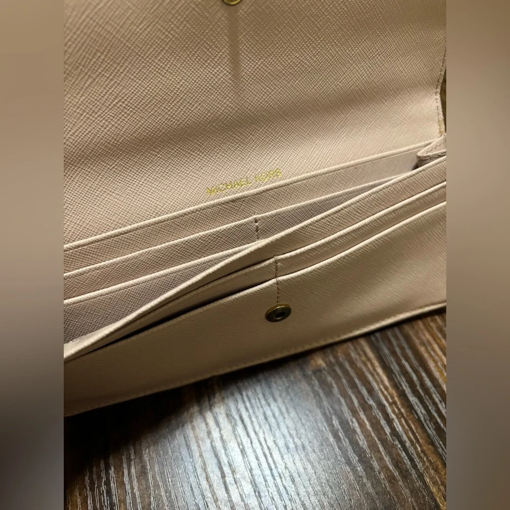 Michael Kors Blush Pink Wallet - Picture 2 of 3